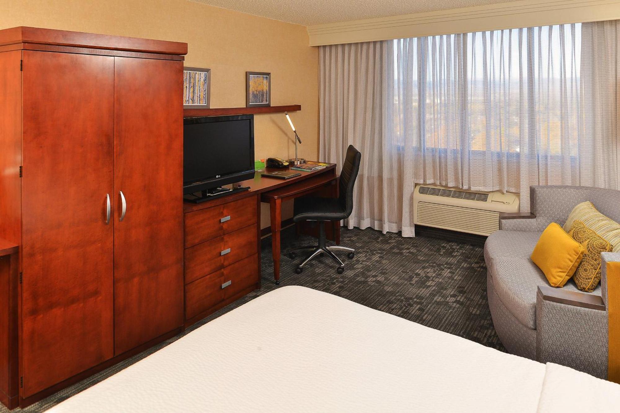 Courtyard By Marriott Denver Cherry Creek Екстериор снимка