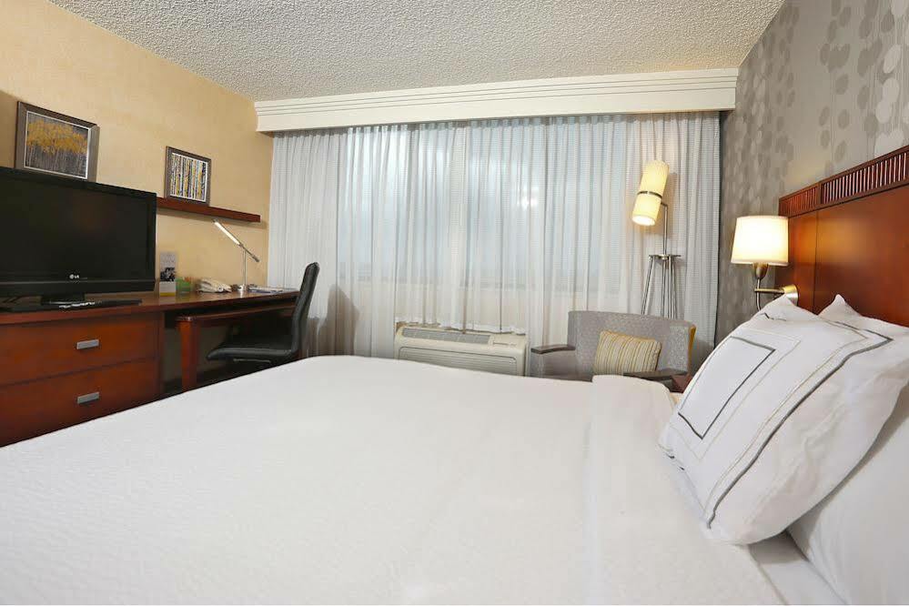 Courtyard By Marriott Denver Cherry Creek Екстериор снимка